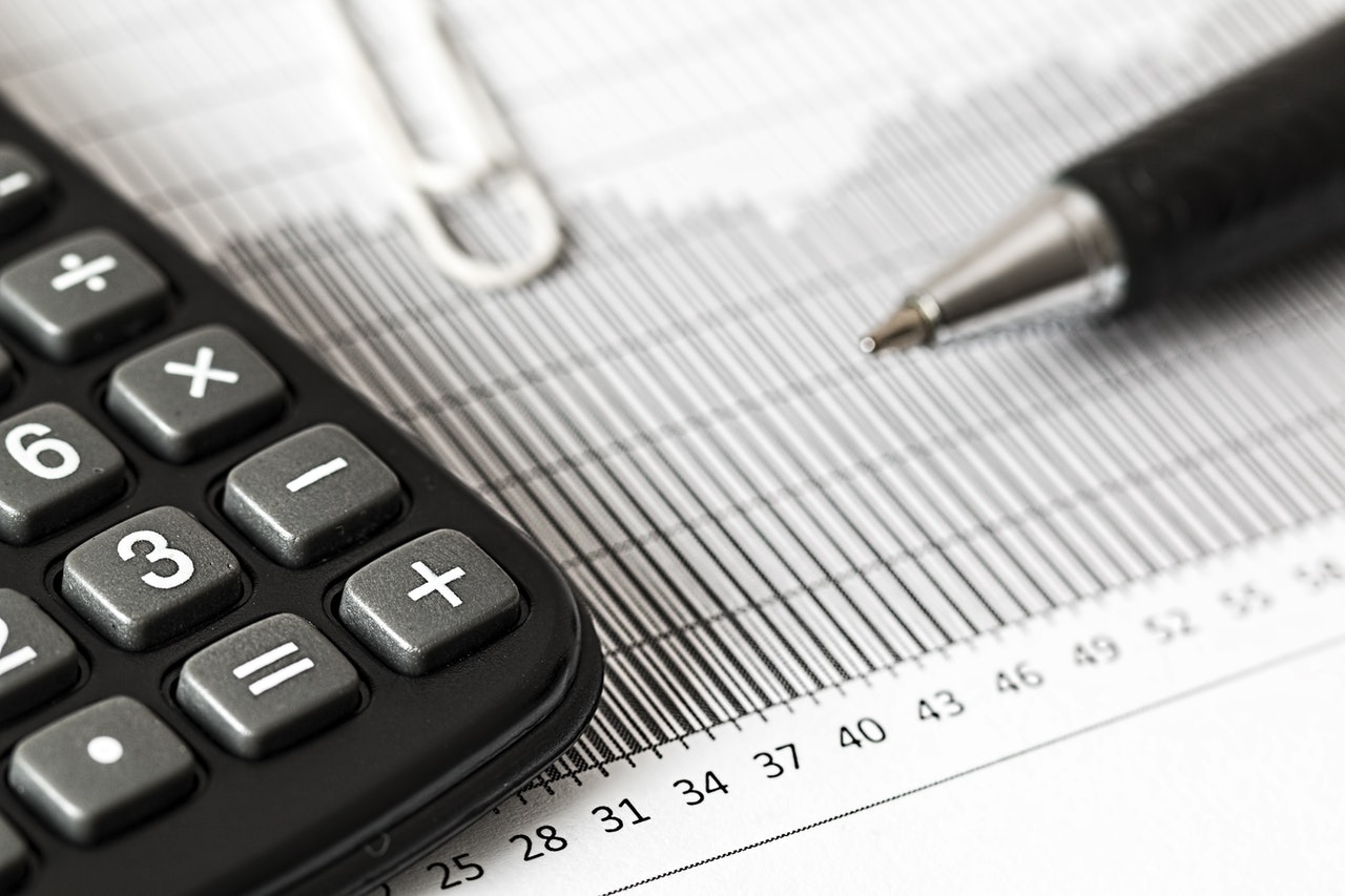 accounting calculator pen and paper