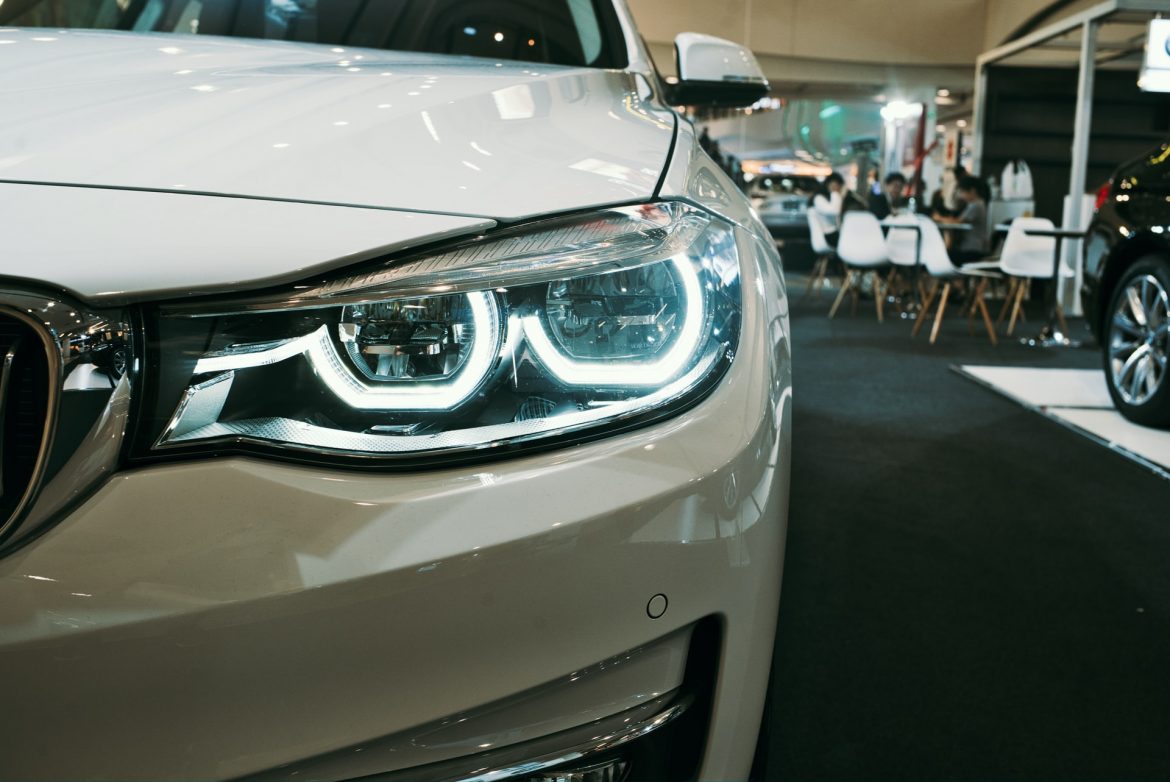 max-rovensky-mugRWvFwOnU-unsplash Front light of white car