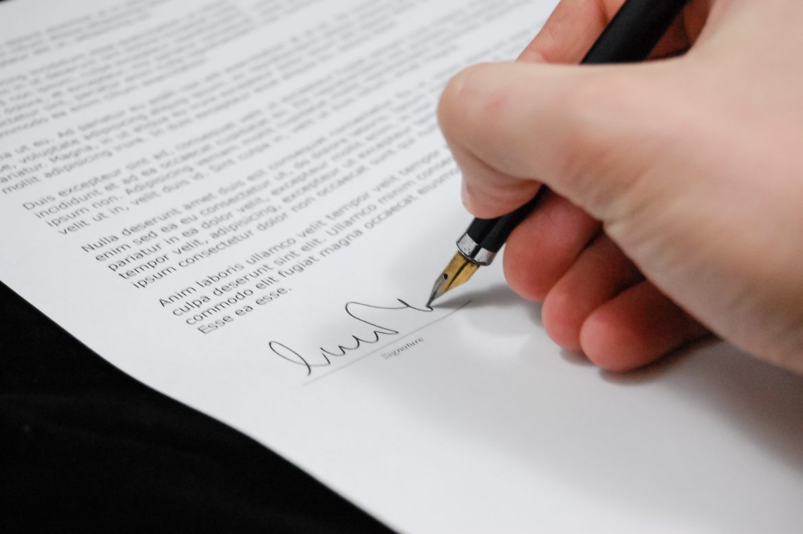 Signing a contract - contracts