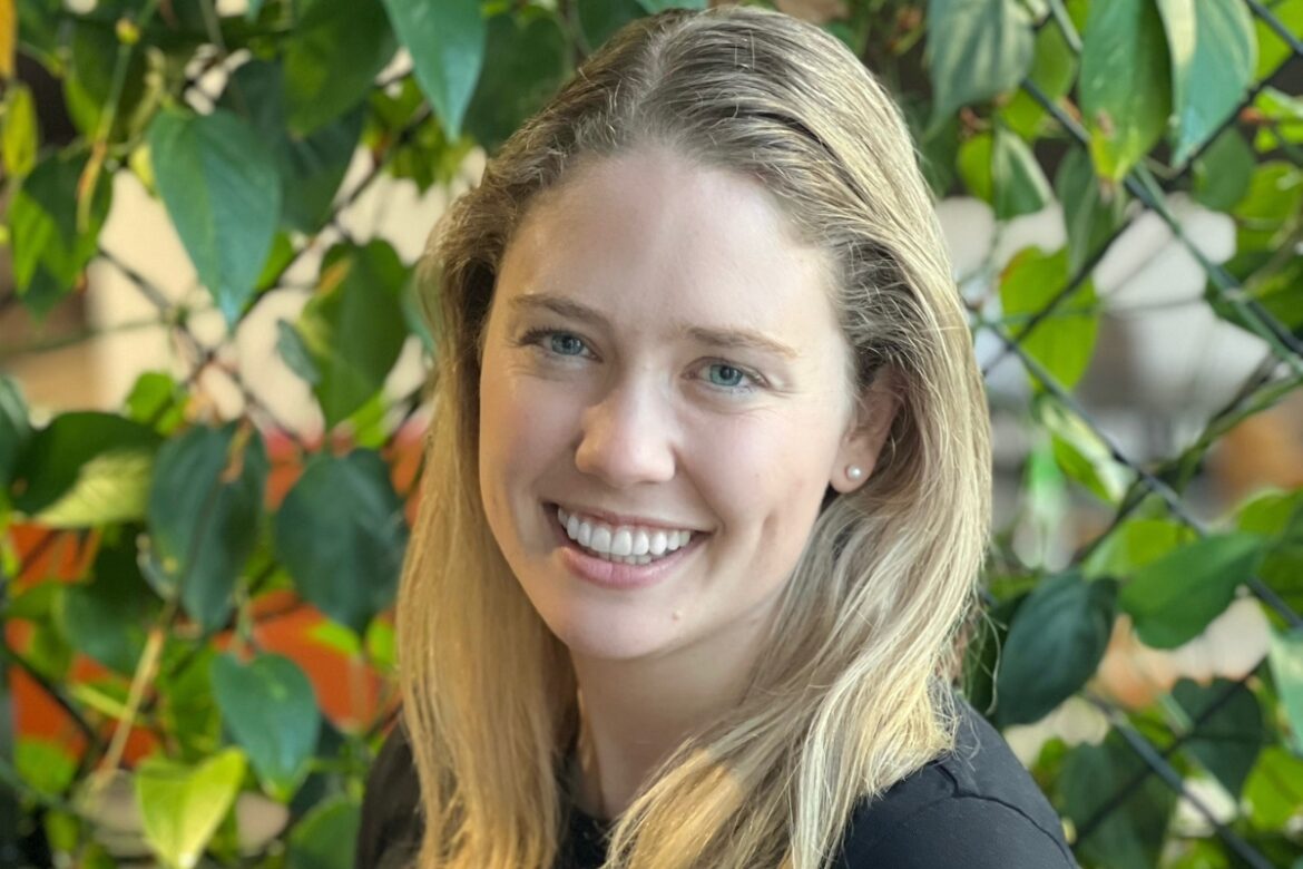 Aussies spend less online